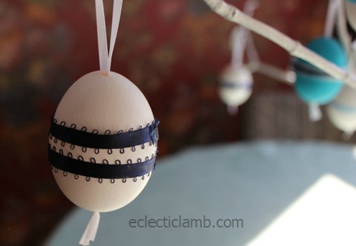 Dk Blue Ribbon Egg