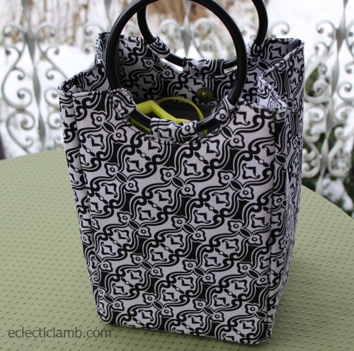 Fit and Fresh black and white bag