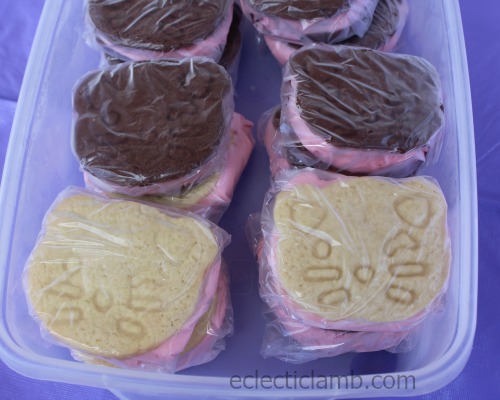 Vanilla and Chocolate Cat Ice Cream Sandwiches