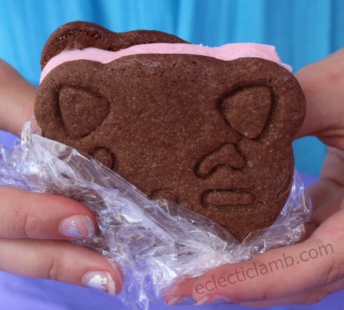 chocolate-cat-cookie-strawberry-ice-cream-sandwich