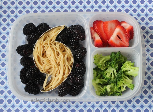 Hurricane lunch with blackberries