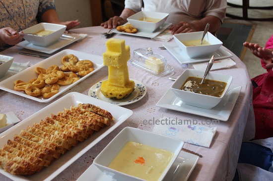 pineapple cross centerpiece.jpg