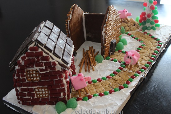 Three Little Pigs Gingerbread.jpg