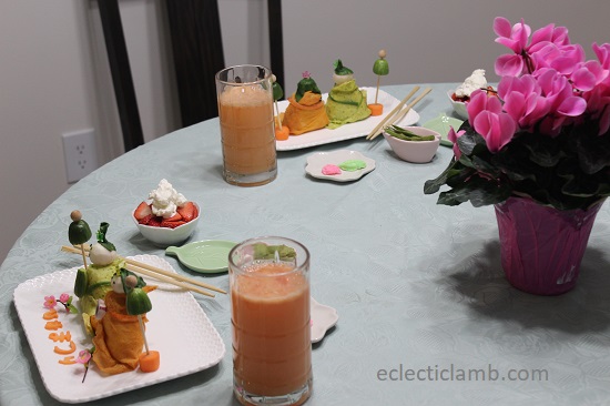 Girls Day Dinner Table side back