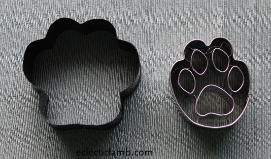 Dog Paw Cookie Cutters.jpg